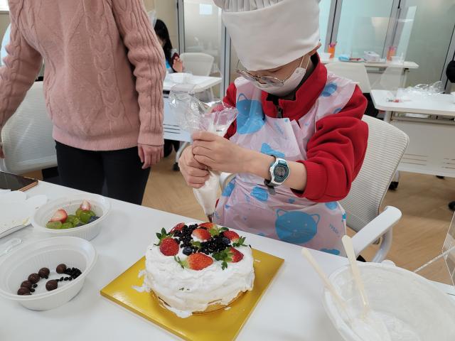 2022년1월 [개관행사]학마을생일축하해케이크만들기 관련사진