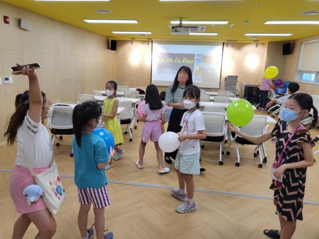2022년7월 [여름방학독서교실] 꼬마배우들의 그림책극장 관련사진